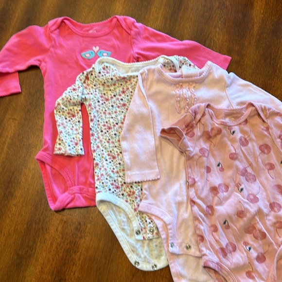 6-9 month bundle of baby girl clothes (18 pieces) - Picture 7 of 9